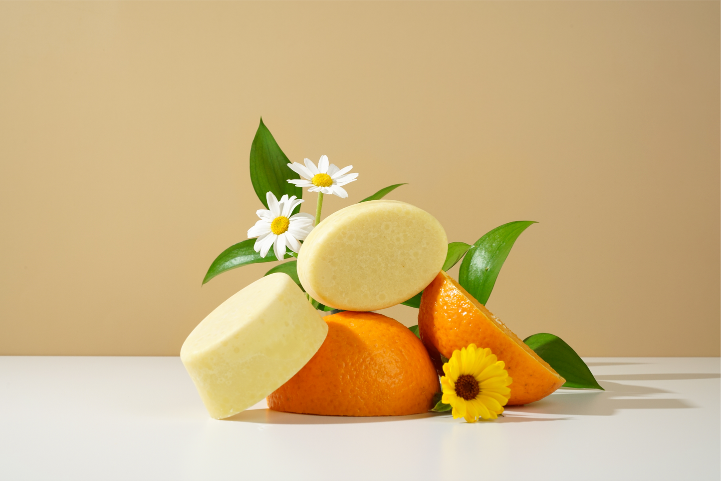 ULTRASUAVE - Manteca corporal protectora y calmante de manteca de cacao con aceite de manzanilla y caléndula